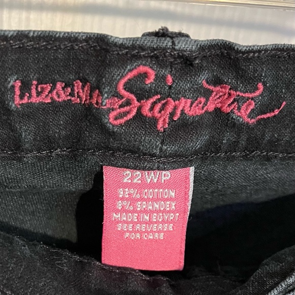 22W Petite. Liz & Me Signature. 5 pockets, stretch dark wash jeans never worn. - Picture 4 of 6